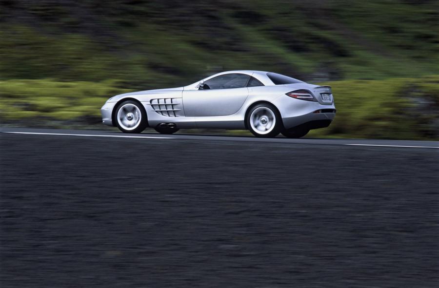  Mercedes-Benz SLR McLaren 2003 года  (фото 157 из 319)
